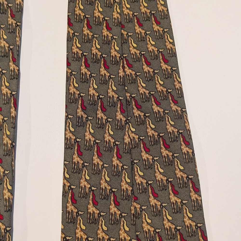 Brooks Brothers Makers Giraffe Patterned‎ Tie - Gray and Red